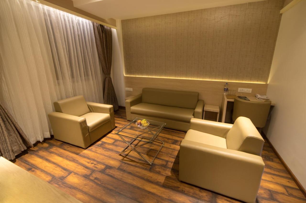 Zip By Spree Hotels Samudra Belagavi Zewnętrze zdjęcie