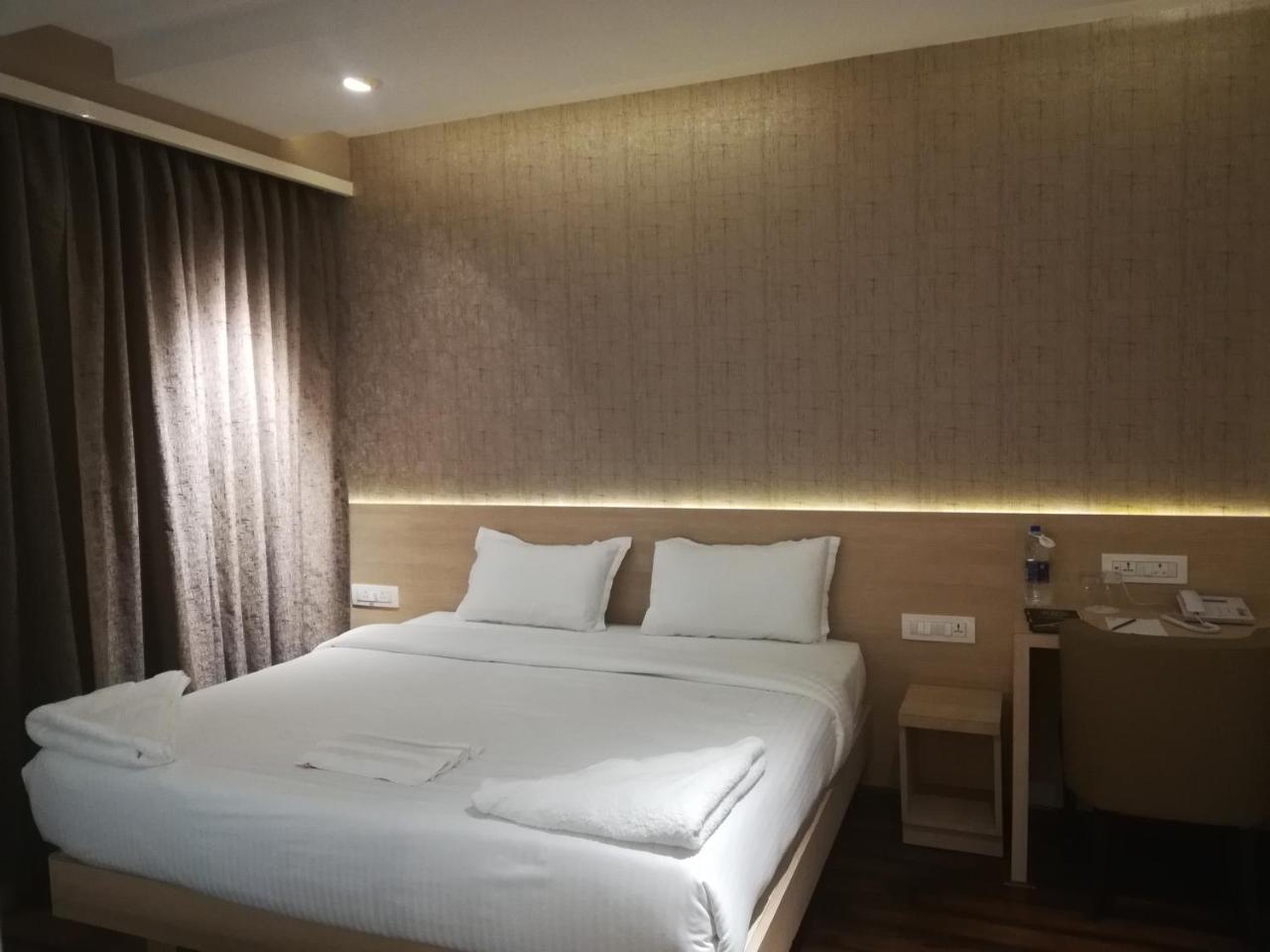 Hotel Samudra Belagavi Zewnętrze zdjęcie